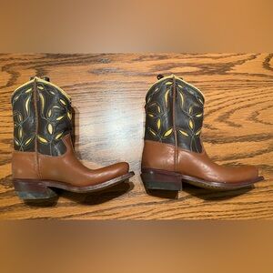 Vintage Texas Ranger Boots by Tex Tan - Yoakum salesman sample store displays.